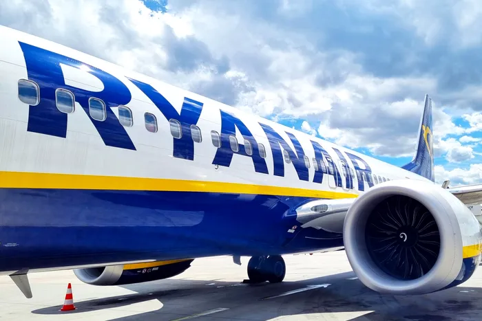 Un avion Ryanair a aterizat de urgență, după ce 9 pasageri au fost răniți în urma turbulenţelor provocate de o furtună puternică