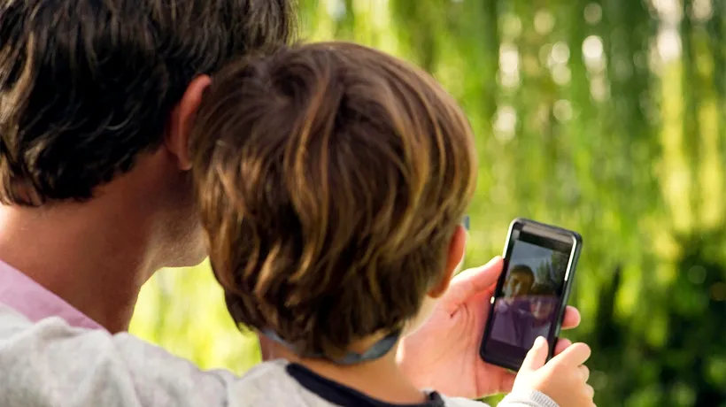 Părinților li s-a INTERZIS să posteze fotografii cu copiii lor pe Facebook sau Instagram. Unde a fost adoptată această lege