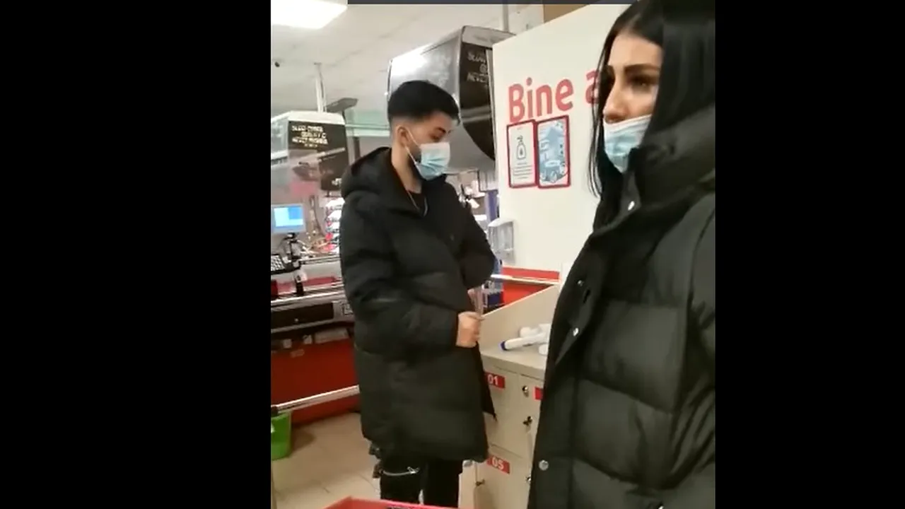 VIDEO | Doi tineri au vrut să fure șampoane de 900 de lei dintr-un supermarket. Cum au reușit să ascundă produsele