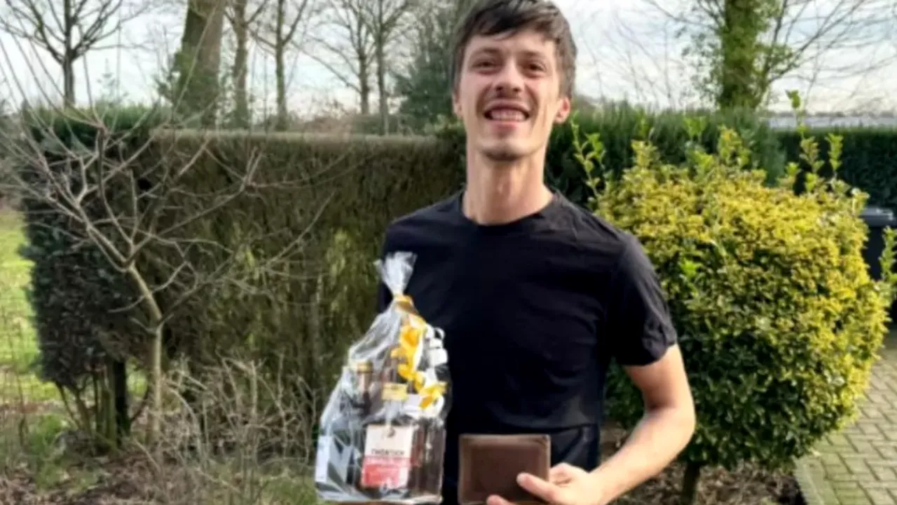 Un olandez a cerut admiterea României în Schengen după ce un român i-a înapoiat portofelul pierdut: „E eroul meu!”