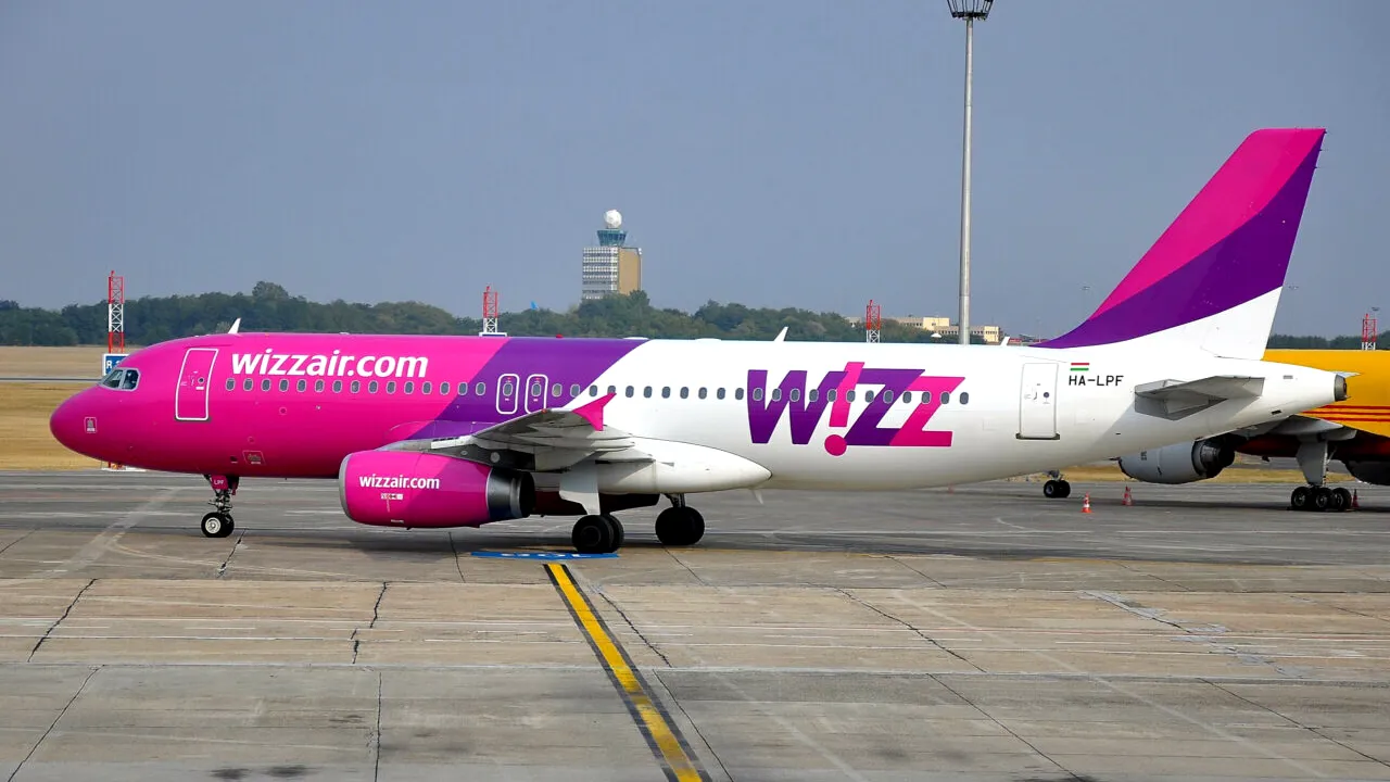 Încă un zbor Wizz Air anulat! Oamenii nu au primit nicio explicație