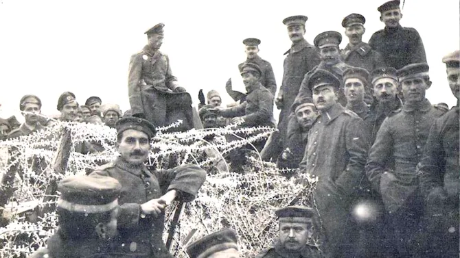 Momentul în care Magia Crăciunului a oprit Marele Război. Cum a fost „pus pe pauză” măcelul din Primul Război Mondial