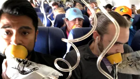 Zbor de coșmar, în SUA: Motorul unui avion de pasageri a explodat în aer. Un pasager a murit, și peste zece sunt răniți. Unul dintre ei, în stare gravă. VIDEO și GALERIE FOTO