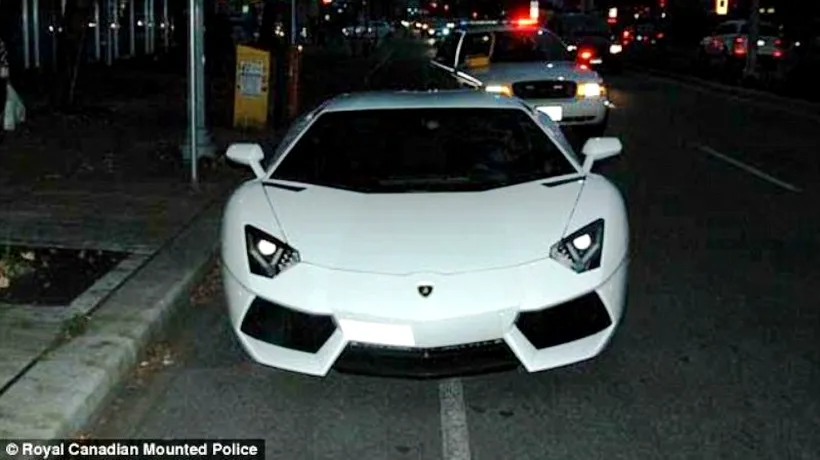 Conducea un Lamborghini de aproape jumătate de milion de dolari, dar nu a putut plăti o amendă de 500 de dolari