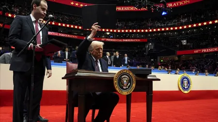 TRUMP anulează zeci de măsuri ale Administrației Biden /Noul președinte vrea oprirea imigrației și denunță anchetele care l-au vizat