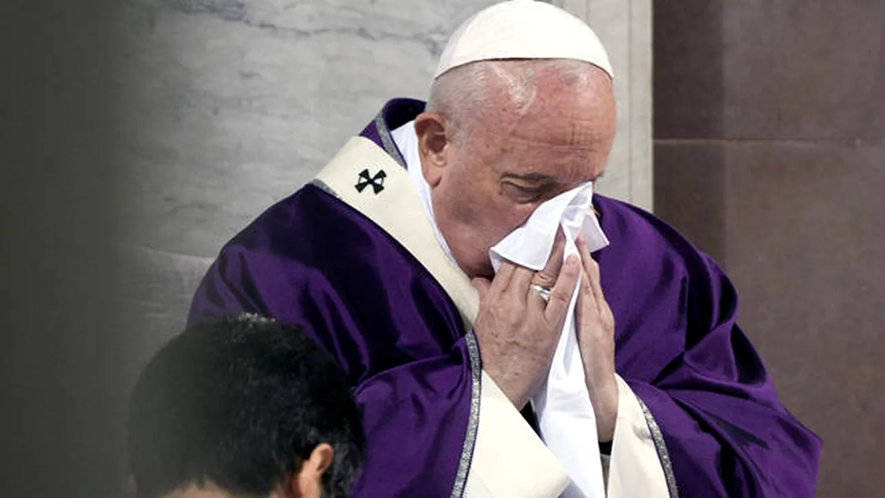 Papa Francisc își anulează slujba de joi din cauza unei răceli, în plină epidemie de coronavirus în Italia