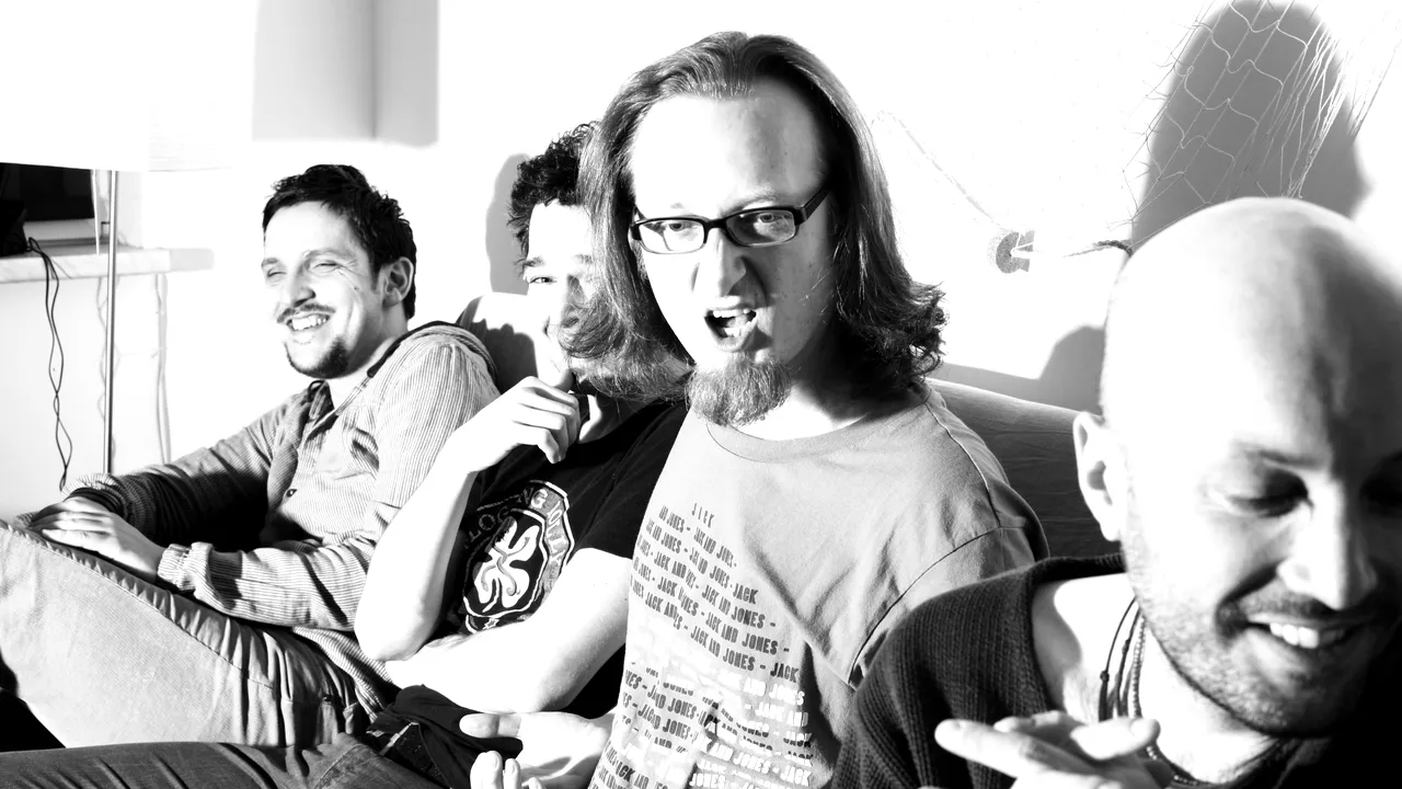 Una dintre cele mai cunoscute trupe din România se solidarizează cu victimele din Colectiv și își ANULEAZĂ turneul