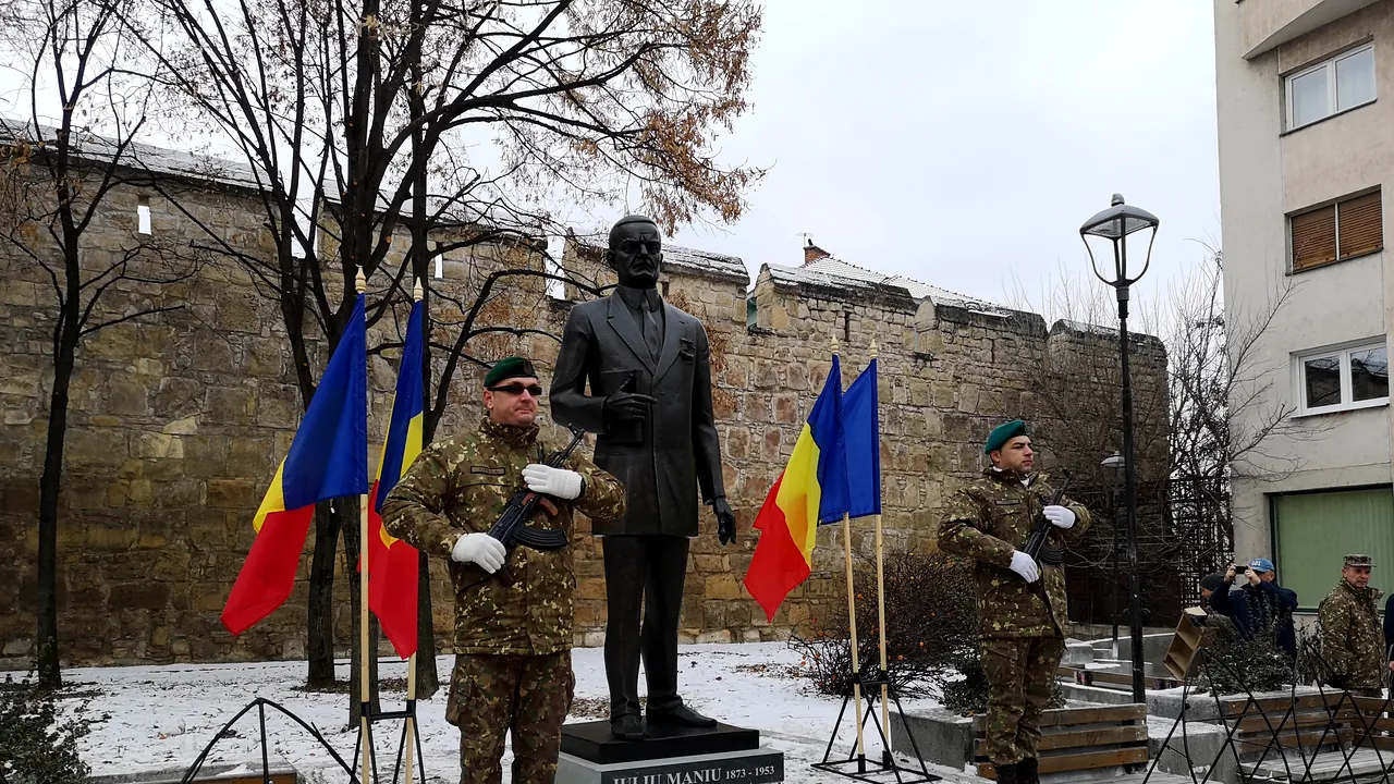 Ce s-ar putea spune despre un ctitor al Marii Uniri? Anul Centenarului a fost unul al DEZBINĂRII. Constantinescu, discurs la inaugurarea statuii lui IULIU MANIU