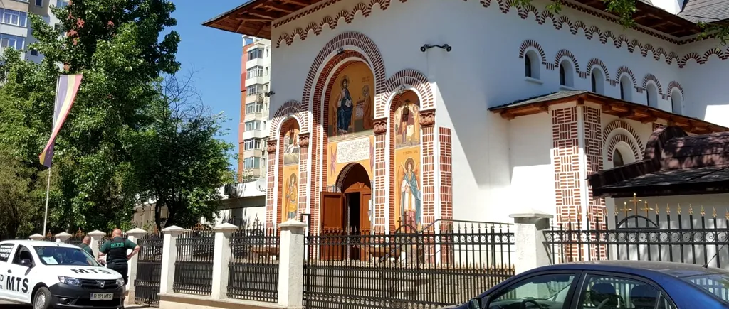 Interzis la înmormântarea fostei soții, un cântăreț celebru din Iași a devastat o biserică. Bărbatul, reținut și dus de urgență la psihiatrie. FOTO