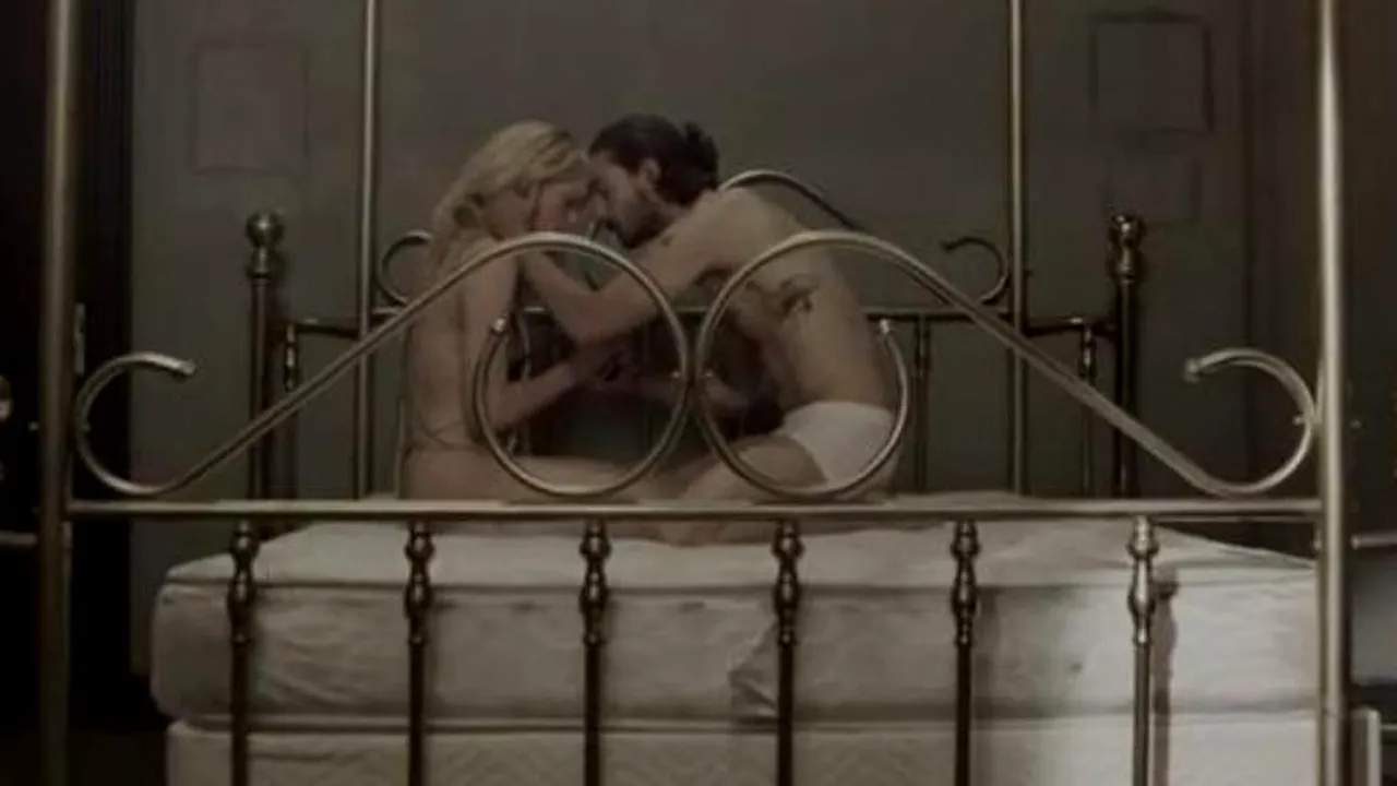 VIDEO. Actorul Shia LaBeouf, complet dezbrăcat într-un videoclip al grupului islandez Sigur Ros