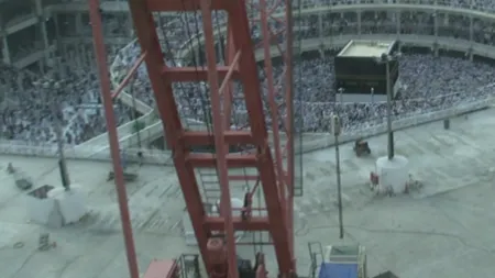 Momentul în care macaraua imensă s-a prăbușit peste Marea Moschee din Mecca a fost filmat. Tragedia s-a soldat cu 107 morți și 238 de răniți