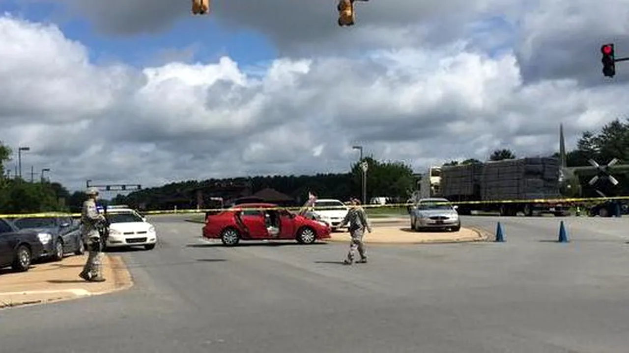 Incident armat produs în fața unei baze militare din Statele Unite: cel puțin două persoane au fost rănite