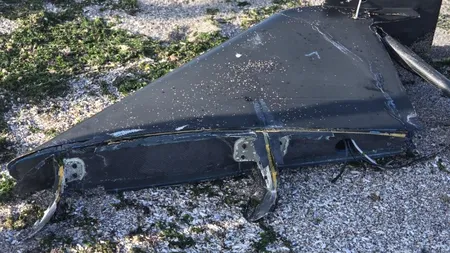 Mai multe bucăţi de dronă au fost descoperite pe plaja din Tuzla, în această după-amiază