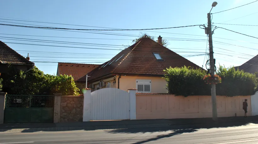 Cât costă să locuiești pe aceeași stradă cu Klaus Iohannis / Prețul EXORBITANT cu care se vinde o casă în zona unde stă președintele României