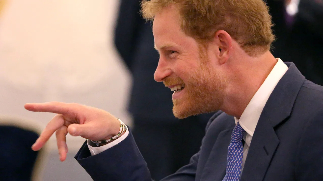 Ea este iubita secretă a Prințului Harry

