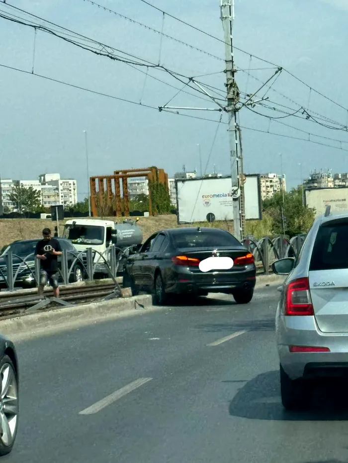 Șoferul unui BMW a provocat un accident în Capitală. Era beat! / Sursa foto: GÂNDUL