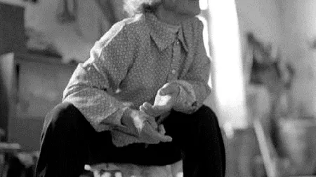 Cum arată PICIOARELE acestei femei. Mai multe supraviețuitoare ale unei tradiții care fixase un standard de frumusețe din „talpa de 10 centimetri