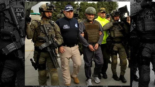FOTO - VIDEO | Cel mai mare traficant de droguri din Columbia, „Otoniel”, a fost extrădat în SUA. Desfășurare impresionantă de forțe pentru transferul lui la aeroport