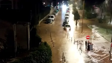 Inundații masive pe Coasta de Azur. Străzile din orașul francez Antibes, transformate în râuri de ploile torențiale și grindina abundentă