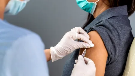 CNCAV: Peste 840.000 de români s-au programat până acum pentru a fi vaccinați anti-COVID în etapa a doua