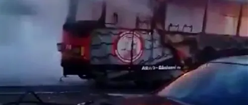 ACCIDENT. Tramvai cuprins de flăcări, în Arad, cu călători în el! Atenție, VIDEO cu imagini șocante!