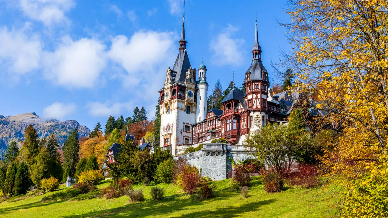 A scăzut numărul turiștilor în România, față de anul trecut. Germanii, israelienii și italienii au vizitat cel mai des țara noastră. Trei orașe în TOPUL preferințelor