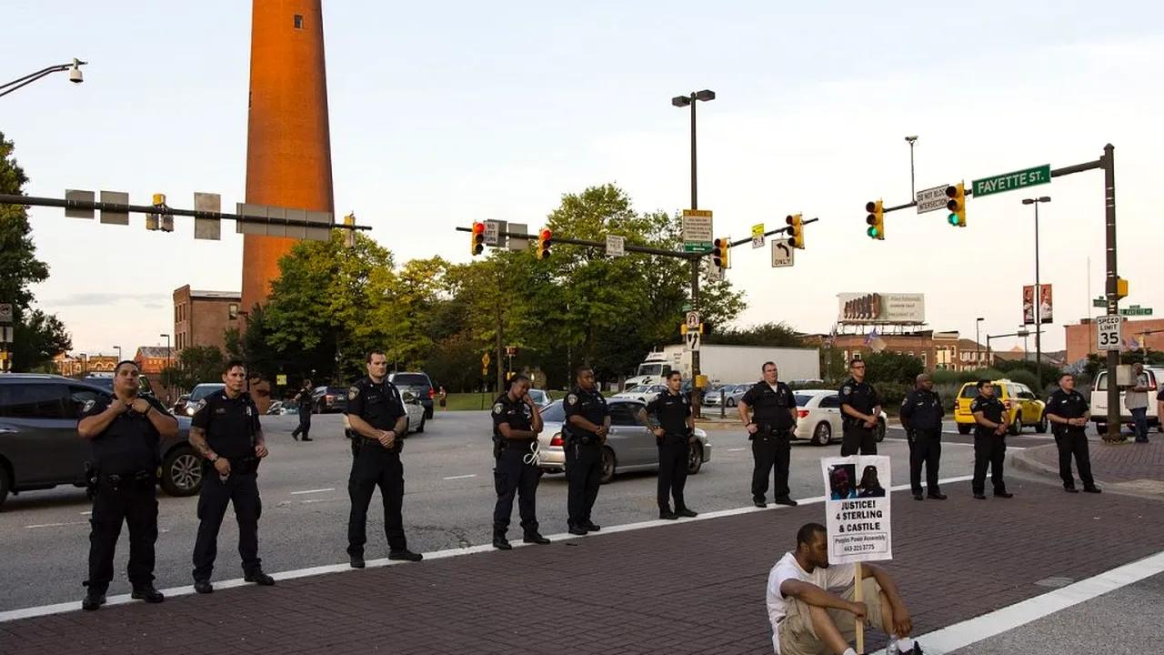 RĂBUFNIRE. Trump, dezlănțuit! Protestatarii Black Lives Matter sunt „vandali, agitatori, teroriști”! Garda Națională, activată în Washington!