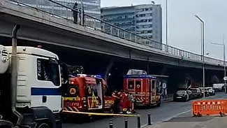 VIDEO | Un tânăr de 26 de ani s-ar fi aruncat de pe pod în București. A fost găsit pe Șoseaua Pipera, întins pe asfalt. Ce au descoperit autoritățile
