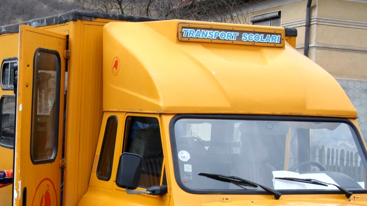 O fetiță de opt ani a coborât din microbuzul școlar, apoi s-a întâmplat tragedia