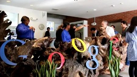 Acțiunile Google au trecut de 700 de dolari, iar capitalizarea companiei de 230 miliarde de dolari