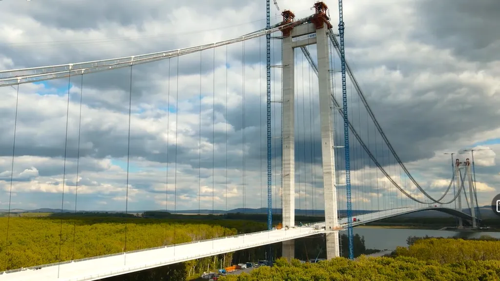 VIDEO spectaculos cu cel mai mare pod din România și al treilea din Europa. „Golden Gate” de Brăila ar putea depăși termenul anunțat inițial