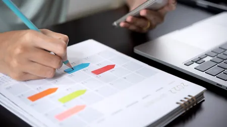 Românii ar putea beneficia de zile libere legale, chiar dacă acestea pică în weekend. Consiliul Economic și Social se opune. Stadiul propunerii legislative