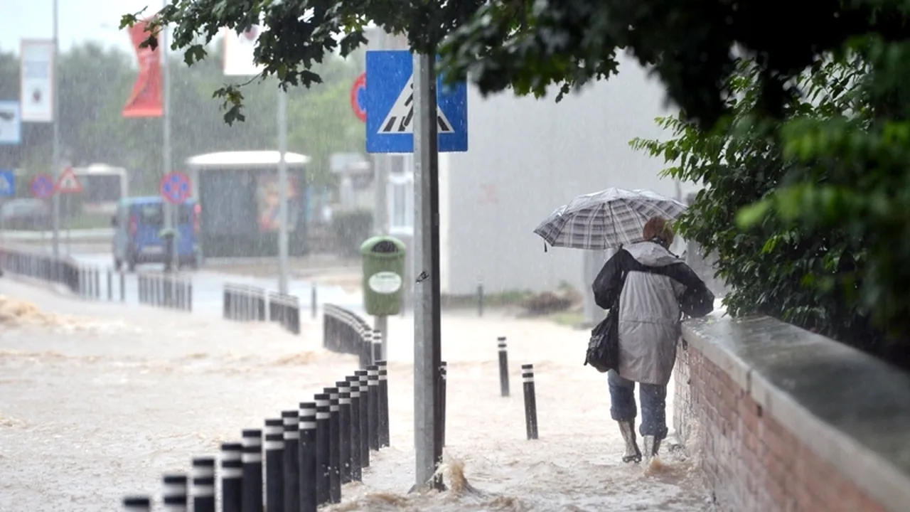 ATENȚIONARE METEO ANM: Cod galben de ploi în toată țara