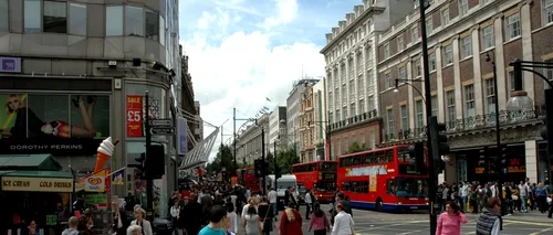 Celebrul bulevard Oxford Street, evacuat din cauza unui „potențial pericol chimic 