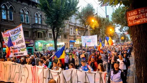 Conducerea liberalilor se delimitează de declarațiile președintelui Comisiei SIE, Mihăiță Calimente (PNL), privind protestele din Piața Universității