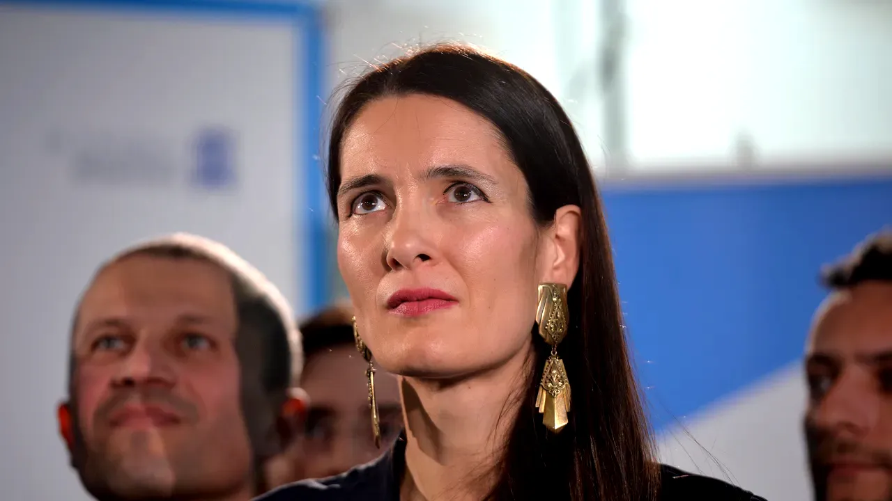 Din nou dublul standard la USR, după condamnarea lui Clotilde Armand. Instanțele erau bune când condamnau PSD-iști, acum sunt la comanda PSD