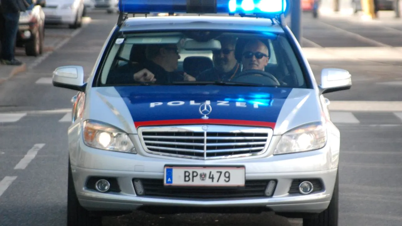 ATENTAT TERORIST LA VIENA. Atacatorul împușcat, un austriac cu origini albaneze - VIDEO