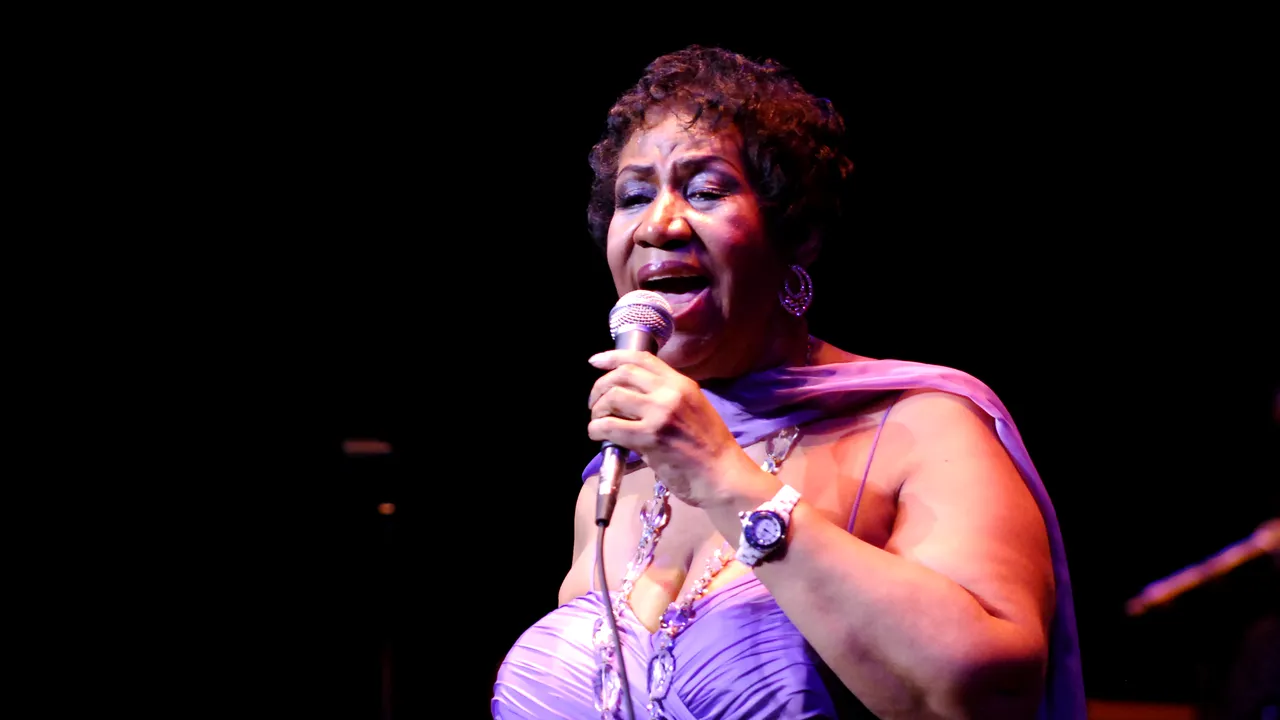 ARETHA FRANKLIN, regina muzicii soul, A MURIT la vârsta de 76 de ani