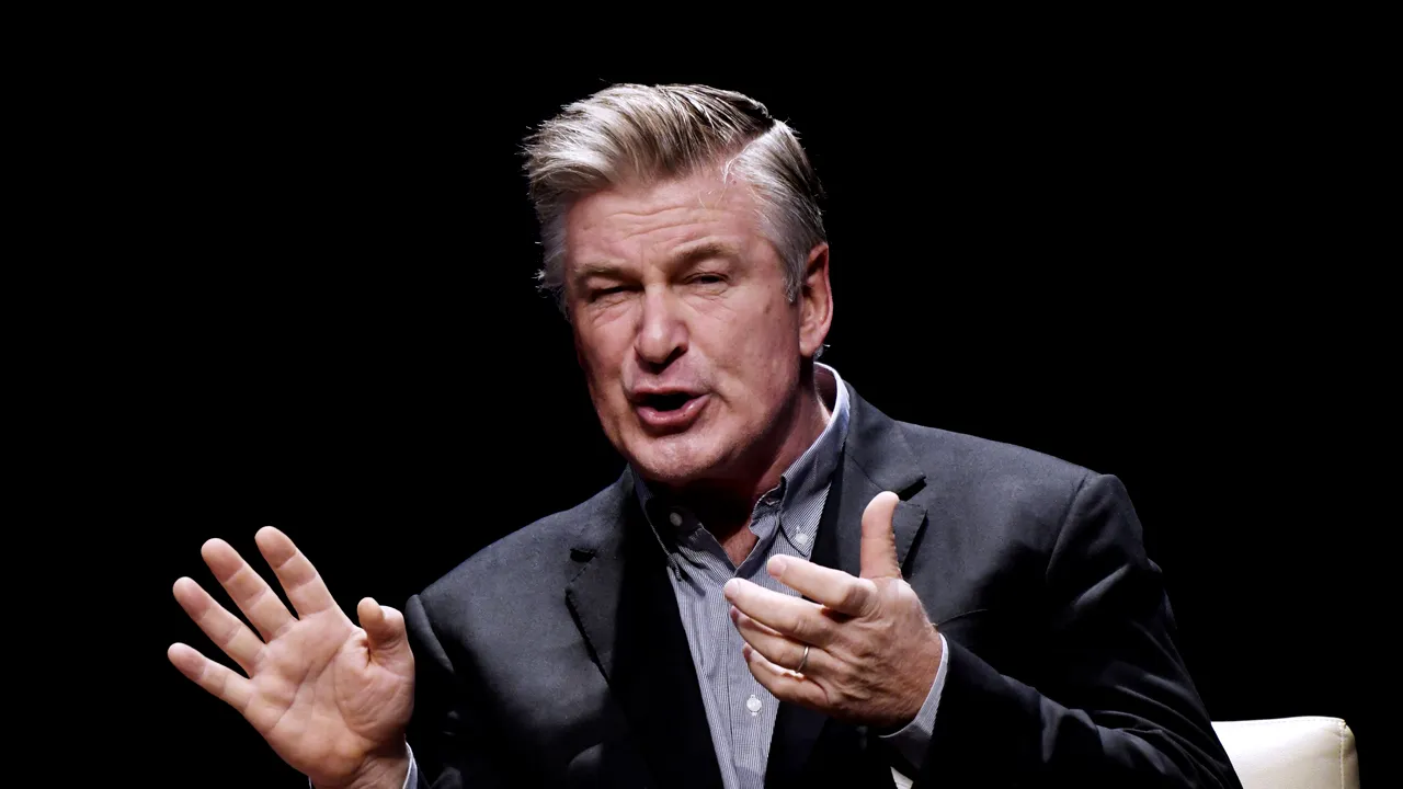 Actorul Alec Baldwin, ARESTAT în New York în urma unei ALTERCAȚII. Reacția lui Donald Trump
