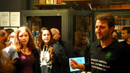 Andi Moisescu, librar pentru o zi: 