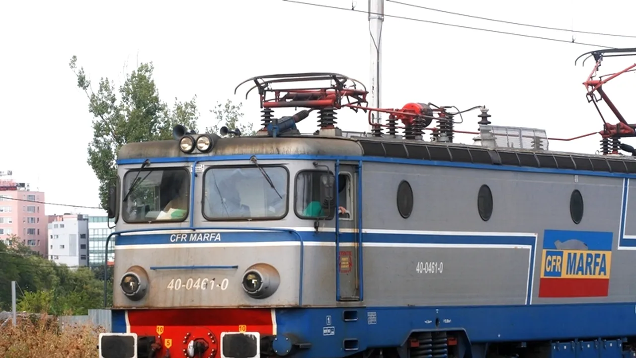 Guvernul reia ofensiva pentru privatizarea CFR Marfă. Cine este „jucătorul mare