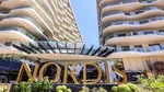 Curtea de Apel București a ridicat sechestrul asigurător pe apartamentele Nordis din Mamaia, evaluate la peste 120 de milioane de euro. Nordis are cale liberă spre finalizarea construcțiilor din Mamaia și Brașov