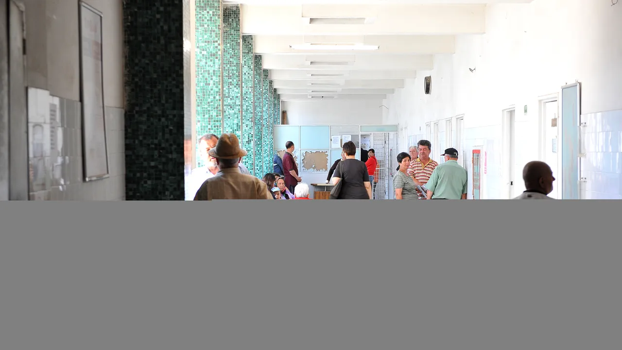 Spitalul din Craiova, unde mamele își păzesc copiii DE INSECTE, amendat: GÂNDACI, paturi VECHI și MIZERIE