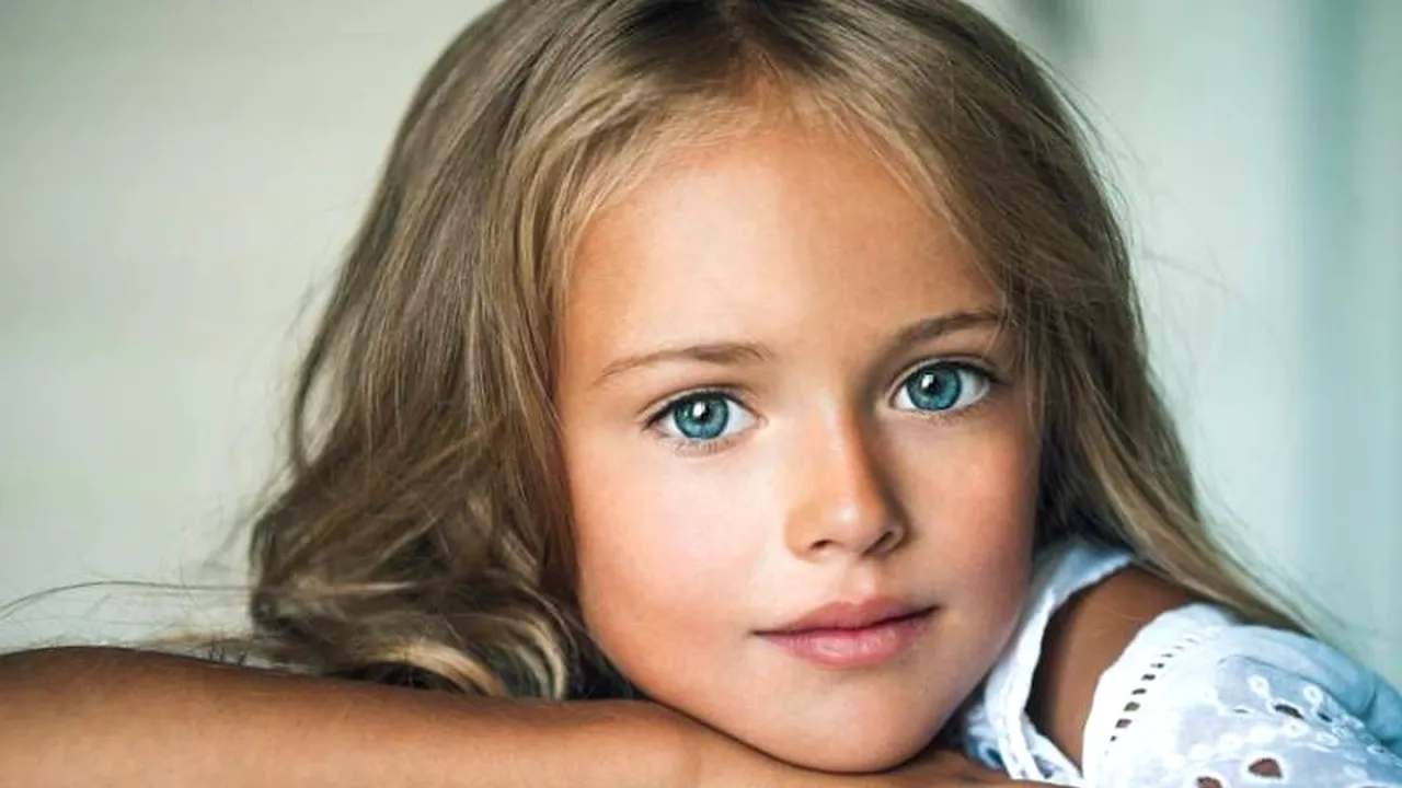 Ea este cea mai frumoasă fată din lume. La 9 ani are contracte cu designeri de top