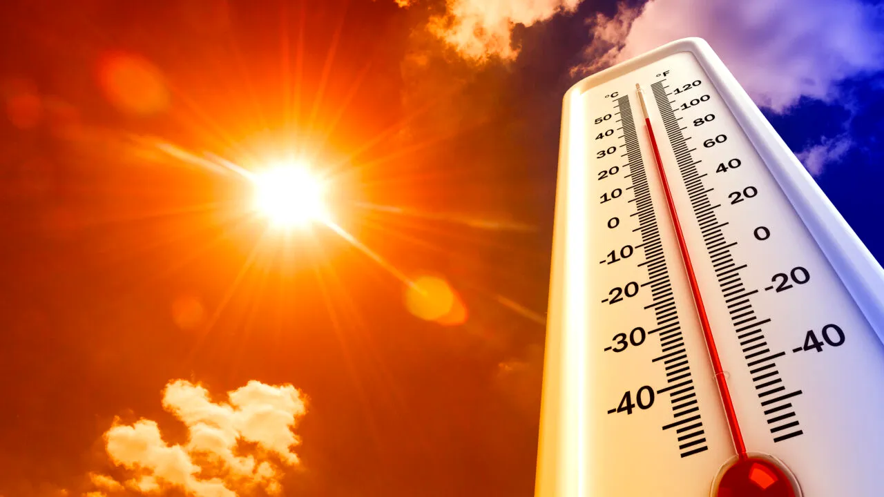Cât timp va persista canicula în România? Vești proaste de la meteorologi: După zilele de foc vin furtuni
