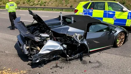 MAREA BRITANIE. Un Lamborghini în valoare de 215.000 de lire a fost distrus, la 20 de minute după ce a fost cumpărat.  Bolidul ar fi avut o defecțiune