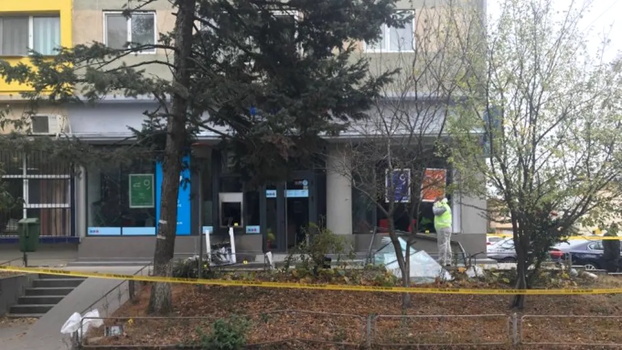 EXPLOZIE la o bancă din Bolintin Vale. Doi hoți au încercat să FURE un bancomat, folosind o butelie cu gaz
