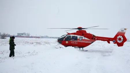 O femeie ce urma să fie dusă la spital cu elicopterul SMURD a născut acasă cu echipajul medical