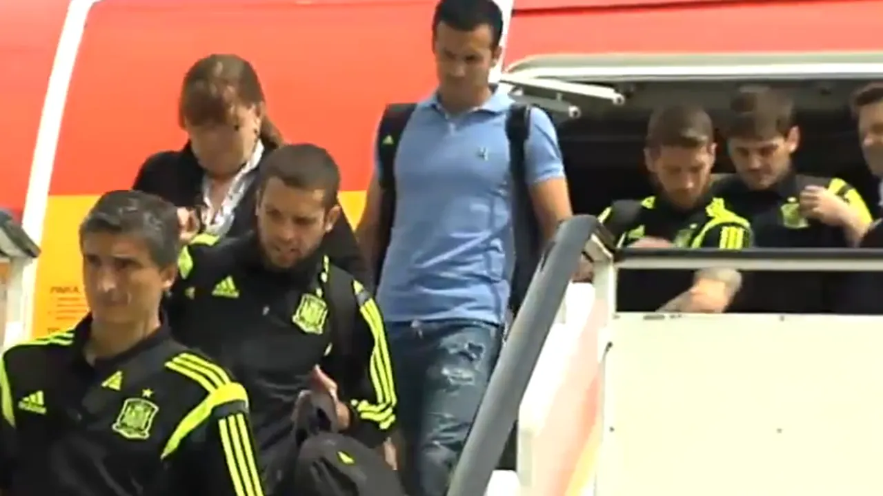 Avionul cu naționala Spaniei lovit de fulger, la sosirea la Madrid