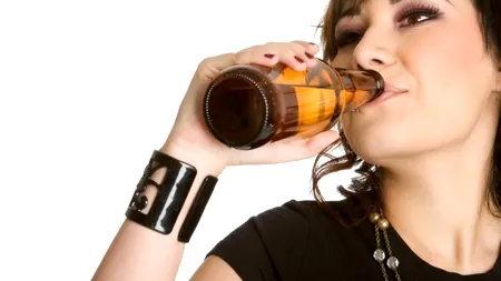STUDIU. Băutorii de bere, predispuși să facă sex la prima întâlnire